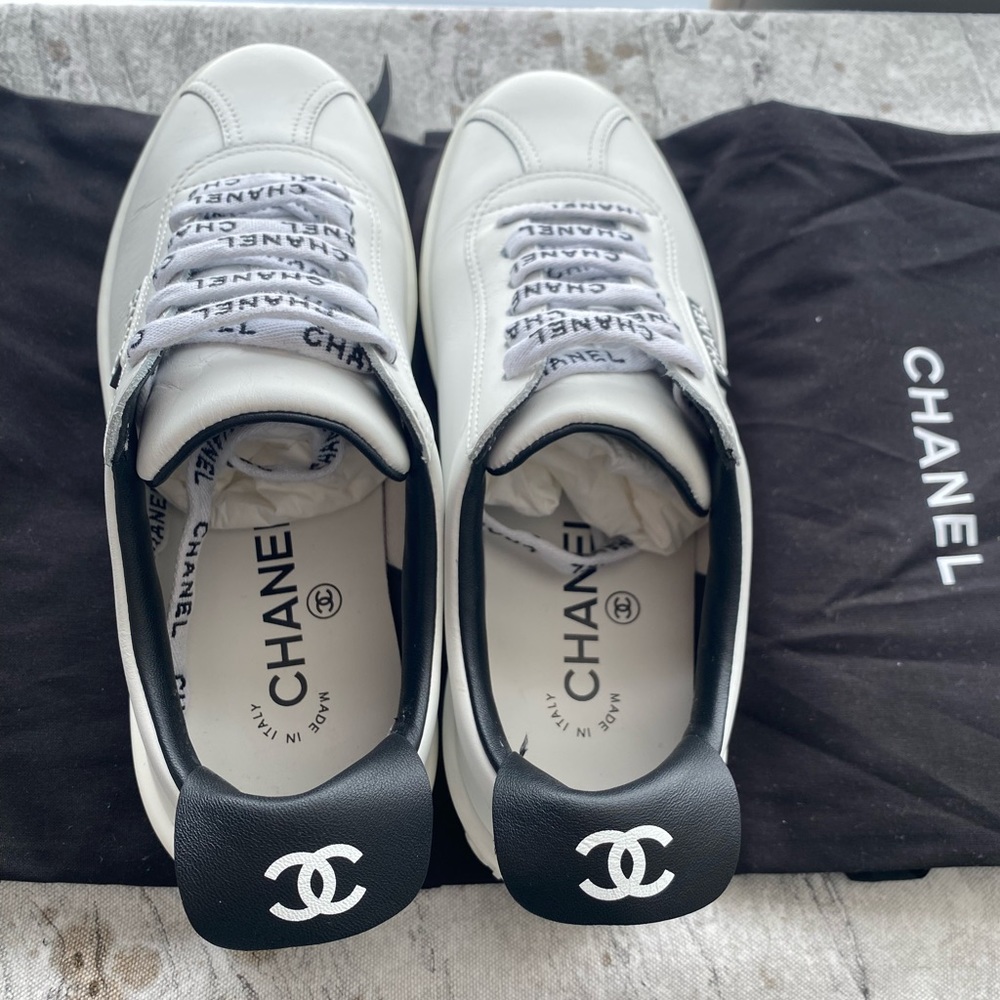 Chanel - Picture 2 of 10